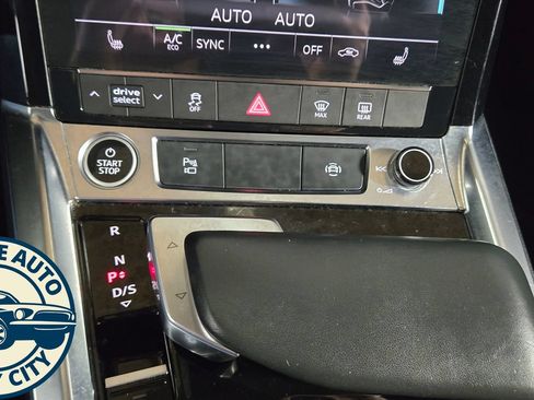 Used 2021 Audi e-tron Premium w/ Convenience Plus Package AWD/4WD image 17