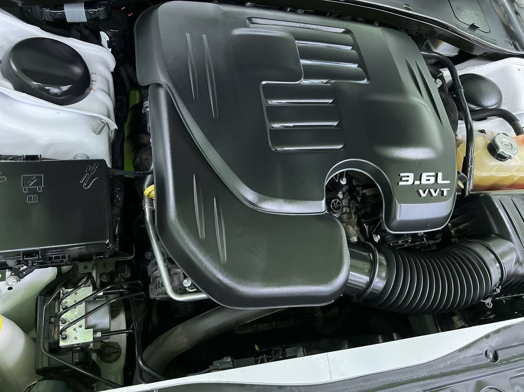 Used 2019 Chrysler 300 Touring w/ Sport Appearance Package RWD image 18