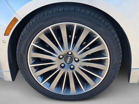 Used 2014 Lincoln MKZ Hybrid image 10