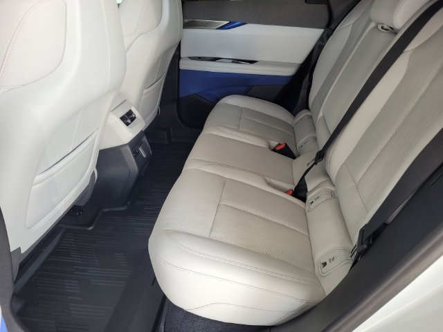 New 2027 Cadillac Optiq Premium Luxury w/ LPO, Floor Liner Package AWD/4WD image 15