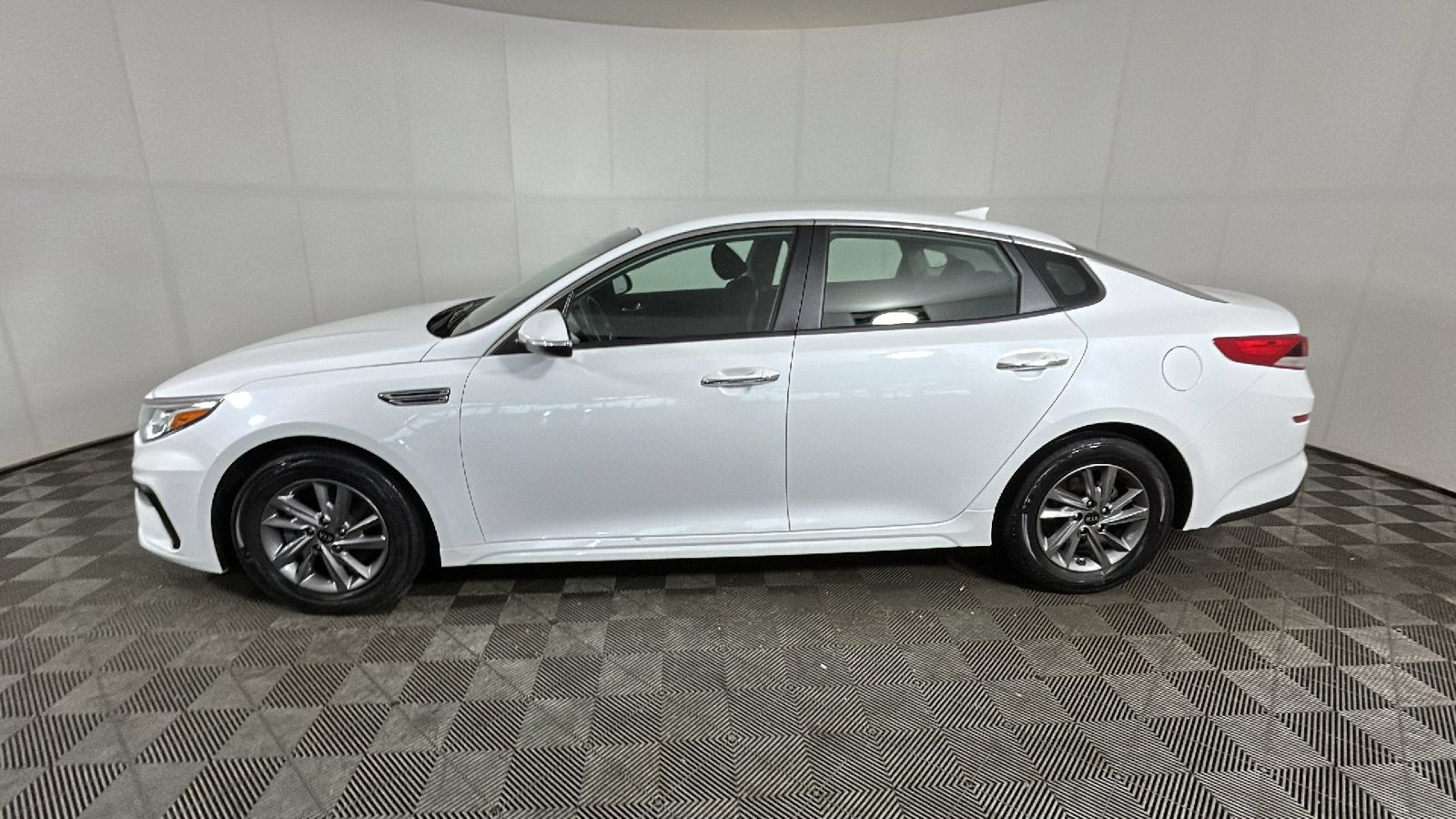 Used 2020 Kia Optima LX FWD image 7