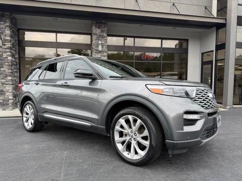 Used 2021 Ford Explorer Platinum w/ Equipment Group 601A AWD/4WD image 2