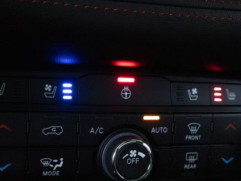 Used 2023 Dodge Durango GT AWD/4WD image 21