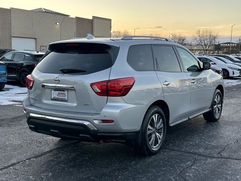 Used 2020 Nissan Pathfinder S image 4