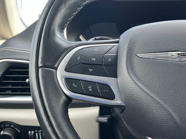 Used 2022 Chrysler Pacifica Limited FWD image 29