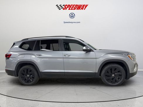 Certified 2024 Volkswagen Atlas SE AWD/4WD image 4