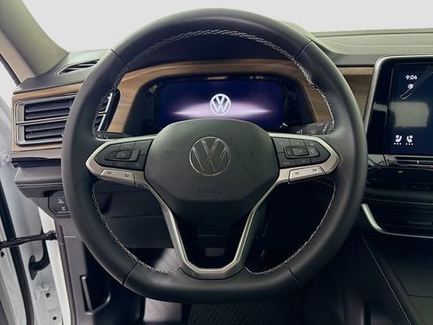 New 2026 Volkswagen Atlas SE image 11