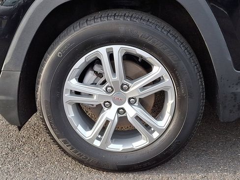 Certified 2024 GMC Terrain SLE FWD image 9