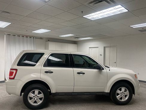 Used 2012 Ford Escape XLS image 4