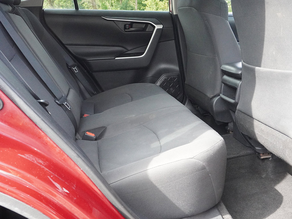 Used 2020 Toyota RAV4 LE FWD image 27