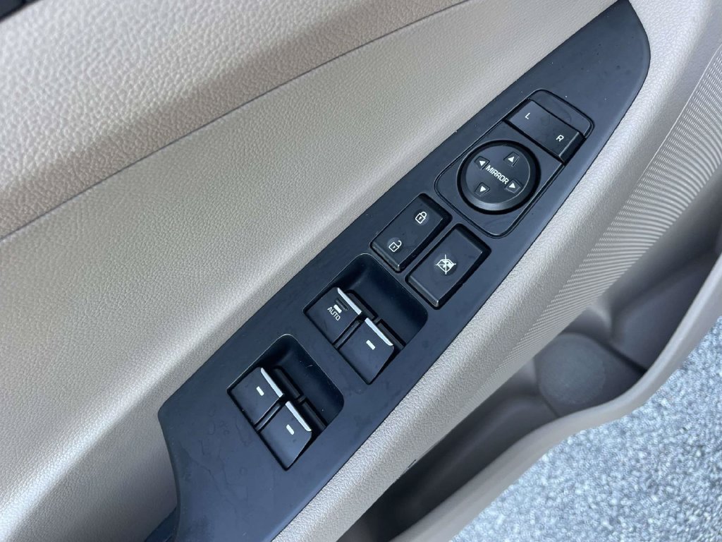 Used 2019 Hyundai Tucson Limited w/ Cargo Package FWD image 17