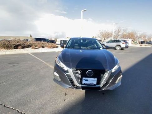 Used 2021 Nissan Altima 2.5 SV image 3