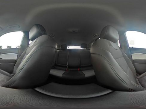 Used 2025 Chevrolet Trax LT image 37