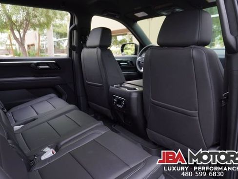 Used 2025 Chevrolet Suburban LT RWD image 93