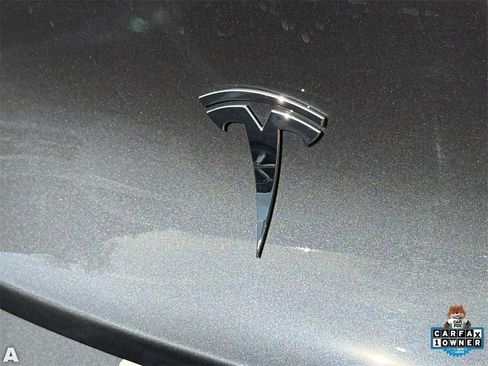 Used 2023 Tesla Model Y Performance image 13