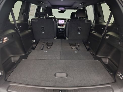 New 2025 Jeep Grand Cherokee L Limited w/ Luxury Tech Group II image 16