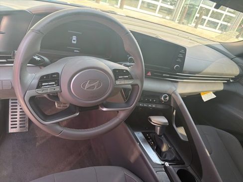 Certified 2025 Hyundai Elantra Sport image 10