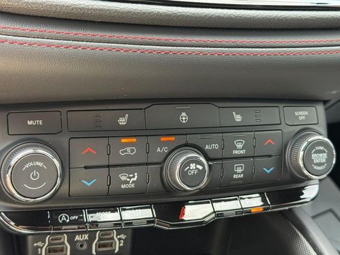 Used 2025 Dodge Durango GT AWD/4WD image 21