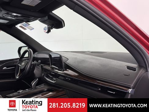 Used 2024 Cadillac Escalade Premium Luxury w/ Performance Package image 21