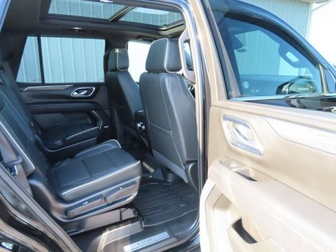 Used 2023 GMC Yukon SLT w/ SLT Luxury Package AWD/4WD image 30