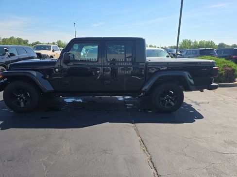 Used 2021 Jeep Gladiator Sport AWD/4WD image 5