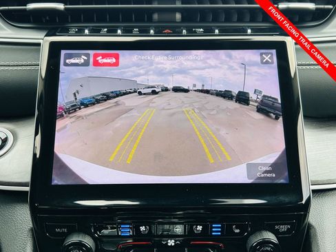 Used 2023 Jeep Grand Cherokee L Limited w/ Luxury Tech Group II image 13