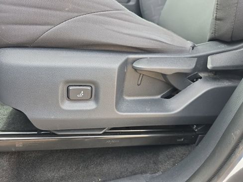 Used 2024 Toyota Tacoma SR image 40