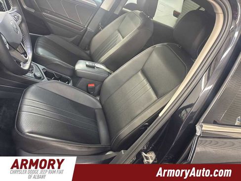 Used 2022 Volkswagen Tiguan SE image 12