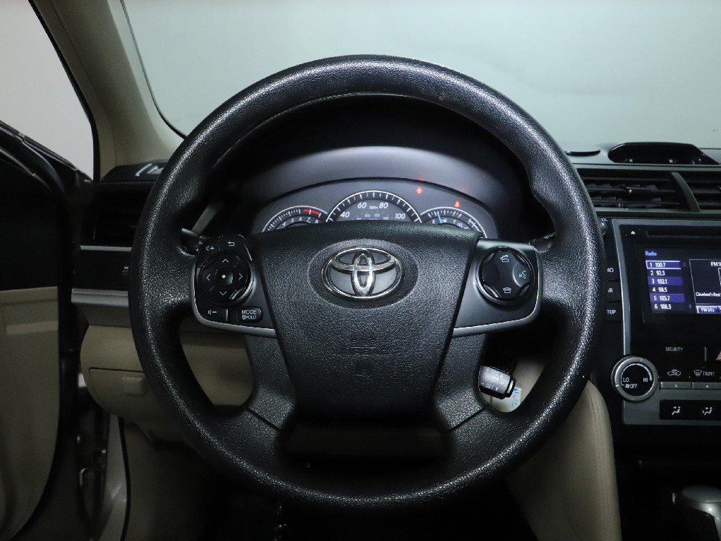 Used 2014 Toyota Camry LE FWD image 25
