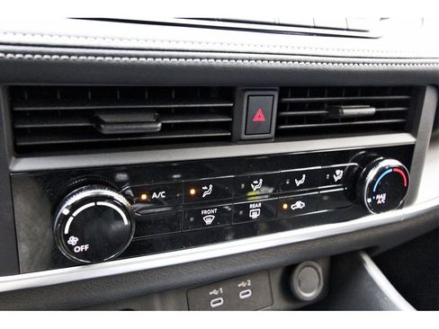 Used 2025 Nissan Rogue S image 22