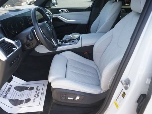 Used 2024 BMW X5 sDrive40i w/ Premium Package RWD image 9