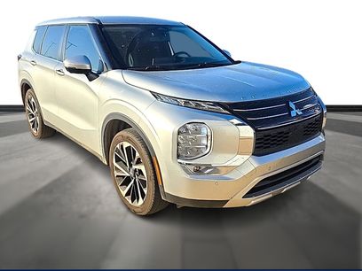 Used 2023 Mitsubishi Outlander SE