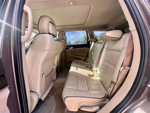 Used 2018 Jeep Grand Cherokee Overland AWD/4WD image 23