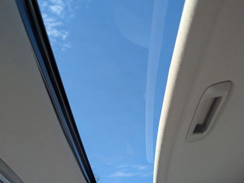 Used 2024 Kia Telluride EX w/ EX Captain's Chair Package image 33