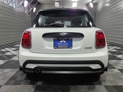 Used 2023 MINI Cooper 2-Door Hardtop image 6