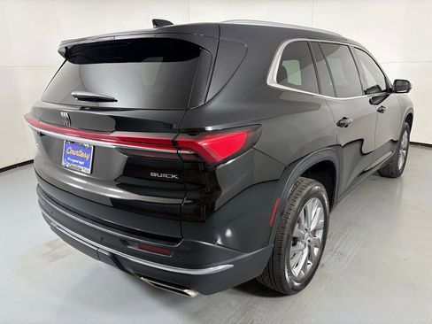 Used 2025 Buick Enclave Preferred image 8