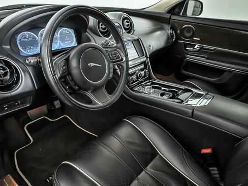 Used 2012 Jaguar XJ Supercharged RWD image 18
