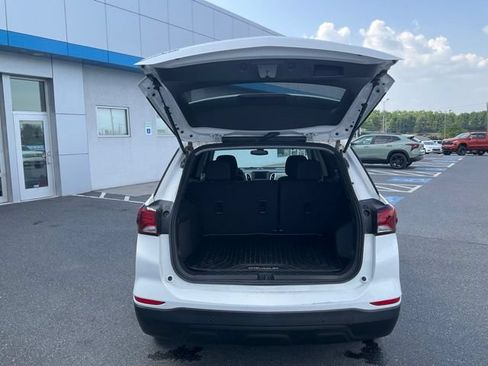 Used 2023 Chevrolet Equinox LS w/ LS Convenience Package FWD image 17