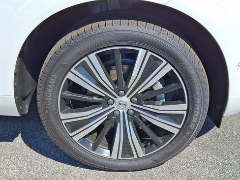 Certified 2023 Volvo XC60 B5 Ultimate w/ Climate Package AWD/4WD image 8