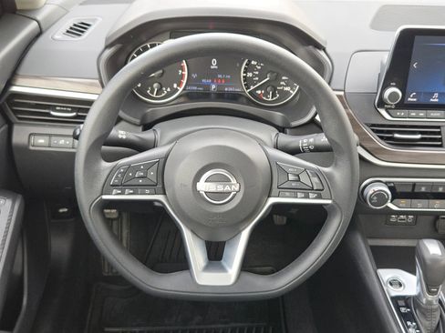 Certified 2025 Nissan Altima 2.5 SV image 19