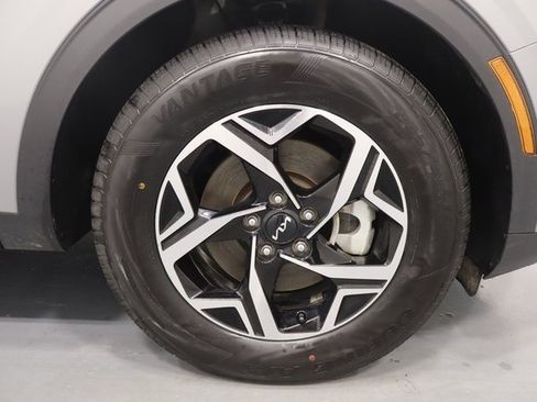 Used 2024 Kia Sportage LX image 27
