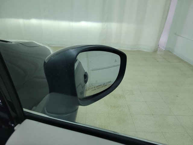 Used 2023 Chrysler Pacifica Touring-L FWD image 11