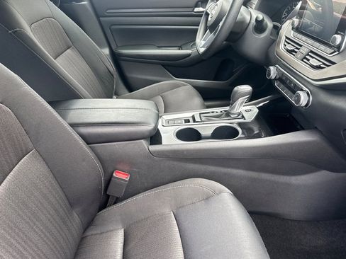 Used 2024 Nissan Altima 2.5 SV AWD/4WD image 15