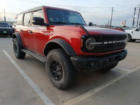 Certified 2023 Ford Bronco Wildtrak image 5