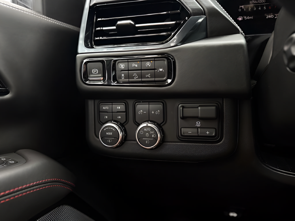 Used 2026 GMC Yukon AT4 Ultimate AWD/4WD image 14