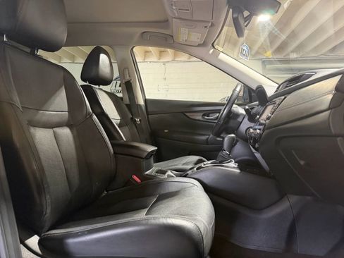 Used 2018 Nissan Rogue SL w/ Premium Package AWD/4WD image 10