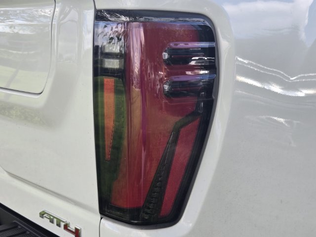 Used 2025 GMC Sierra 2500 AT4 w/ AT4 Premium Plus Package AWD/4WD image 8