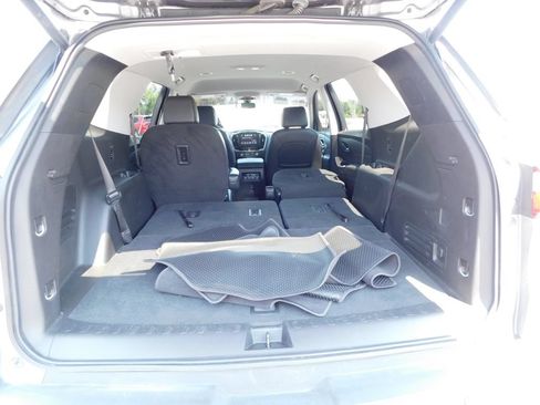 Used 2019 Chevrolet Traverse LT FWD image 27