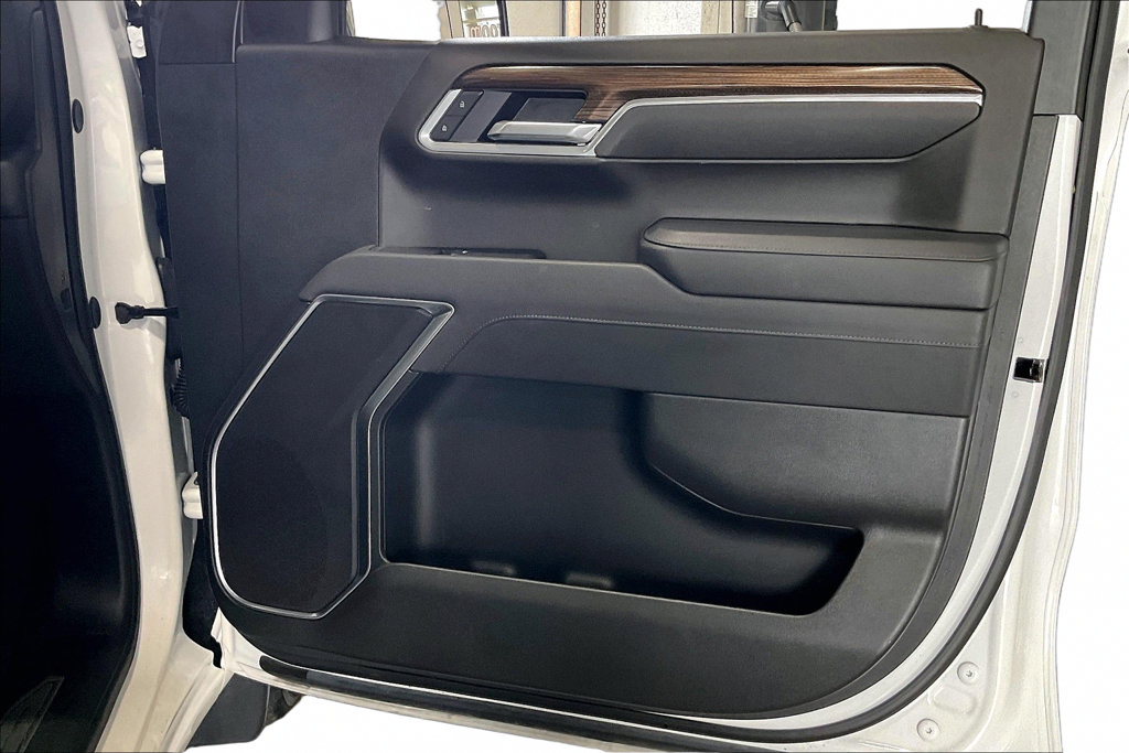 Used 2025 Chevrolet Silverado 1500 LT RWD image 21