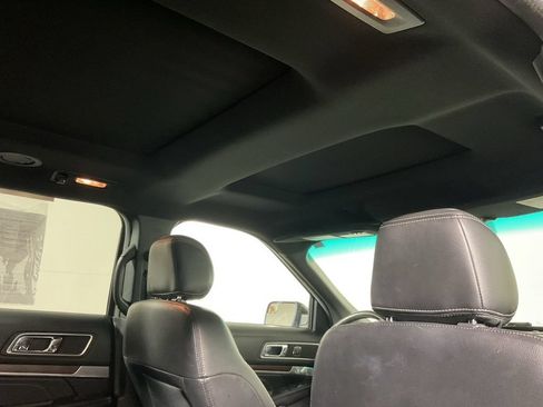 Used 2016 Ford Explorer Limited FWD image 3